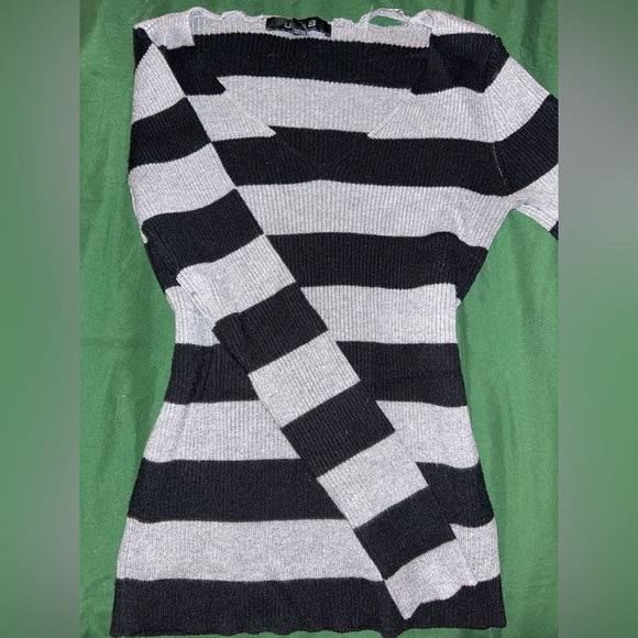 Black and grey striped U2B long sleeve tee - Picture 2 of 5